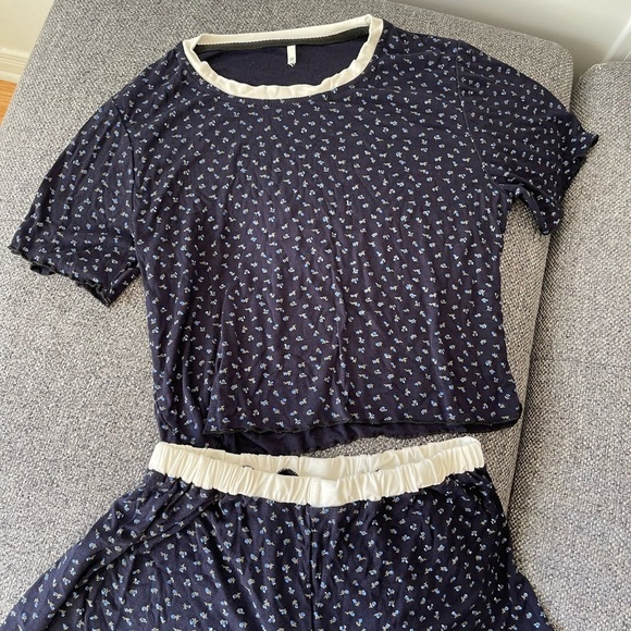 Navy floral lounge wear sets - Picture 2 of 7